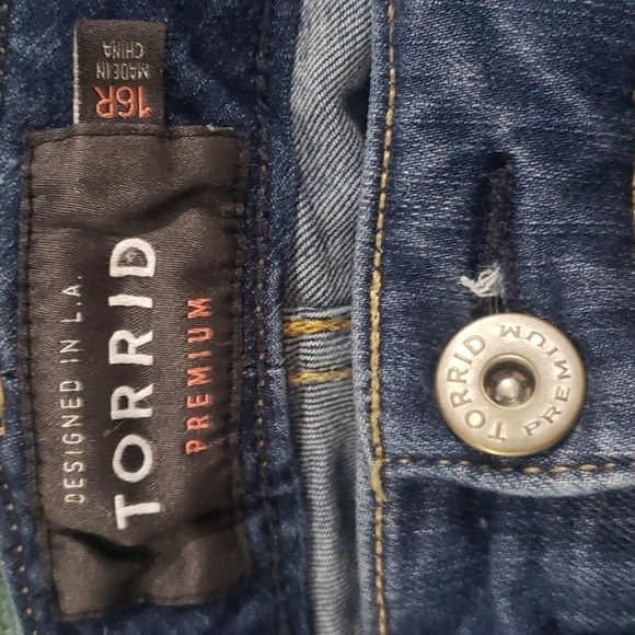 𝅺torrid PREMIUM STRETCH SKINNY JEAN - DISTRESSED -  Women's - Picture 7 of 7
